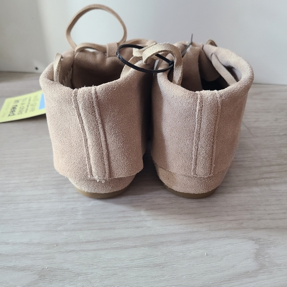 Toms Mukluks NEVER WORN - Picture 5 of 5